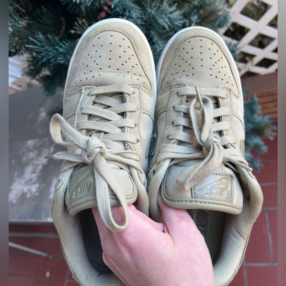 Nike Dunk Low Premium MF Suede Olive/Sail/Neutral Olive Women’s 6.5 - Picture 14 of 15